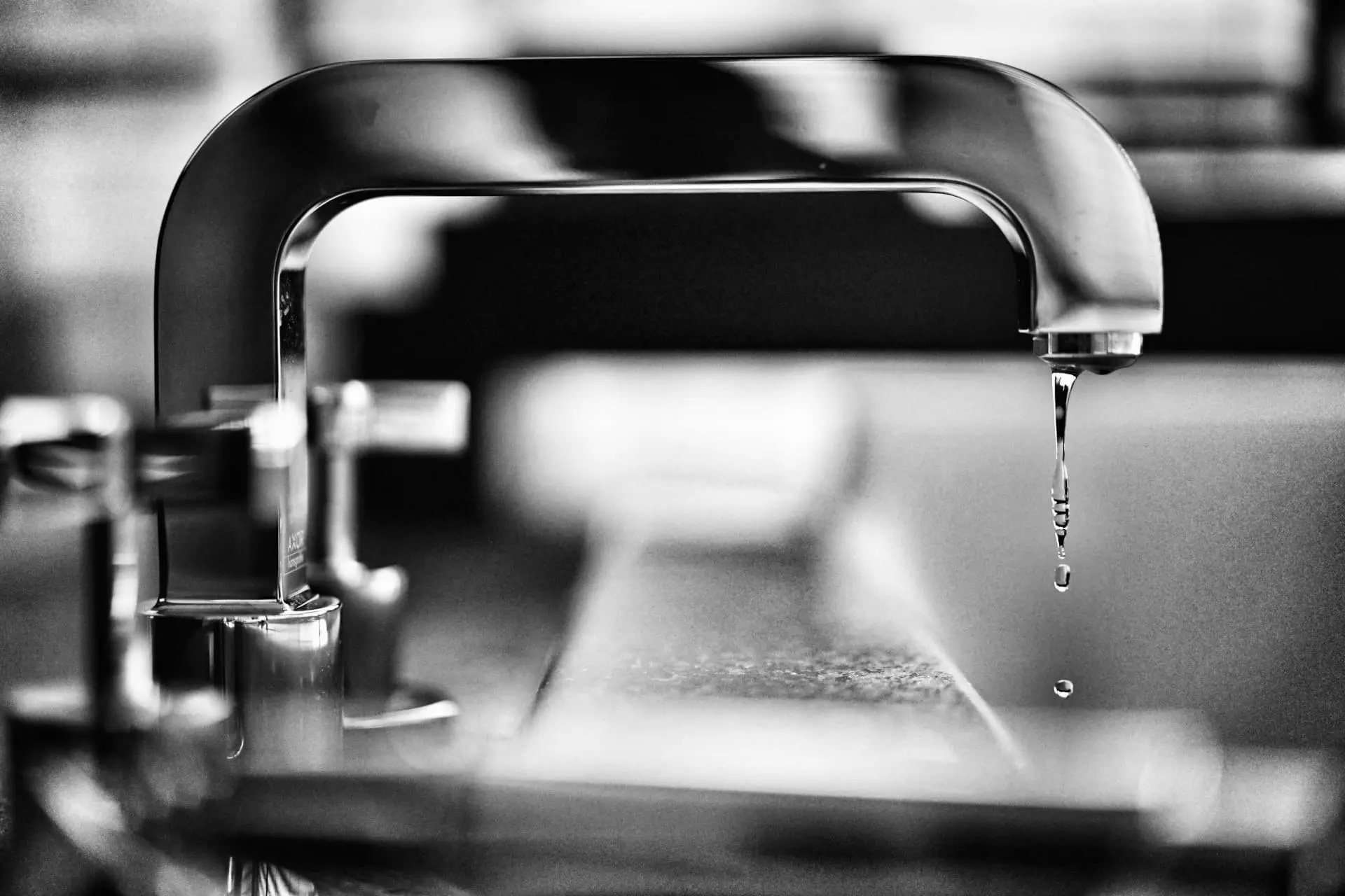 Lakewood bathroom sink