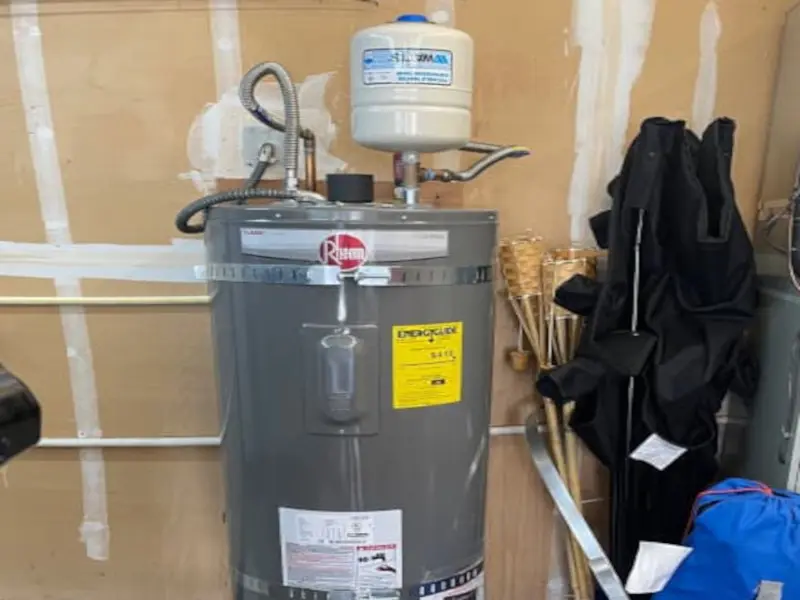 Lakewood Water Heater with Expansion Tank